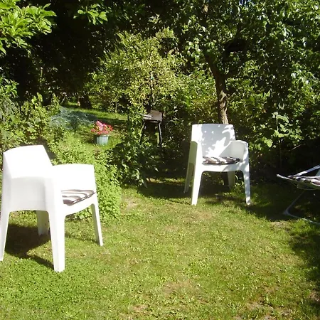 Paisible Avec Jardin Prive, Cheminee Et Equipements Modernes Au Coeur Du Parc Naturel De L'avesnois - Fr-1-510-98 * Choisies