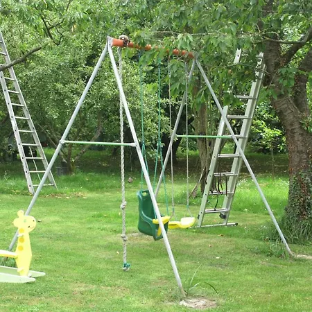 Paisible Avec Jardin Prive, Cheminee Et Equipements Modernes Au Coeur Du Parc Naturel De L'avesnois - Fr-1-510-98 Choisies