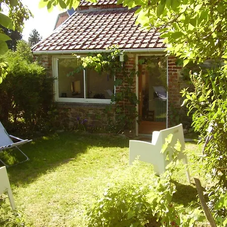 Holiday home Paisible Avec Jardin Prive, Cheminee Et Equipements Modernes Au Coeur Du Parc Naturel De L'avesnois - Fr-1-510-98 *