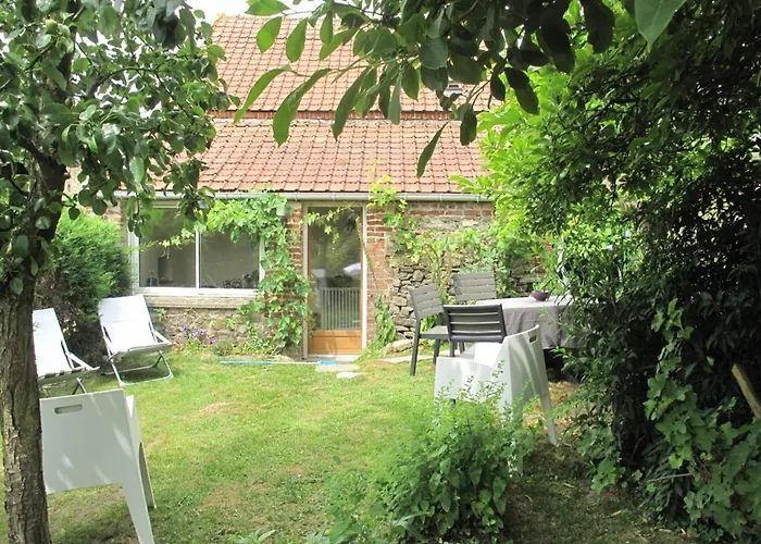 Paisible Avec Jardin Prive, Cheminee Et Equipements Modernes Au Coeur Du Parc Naturel De L'avesnois - Fr-1-510-98 * Choisies