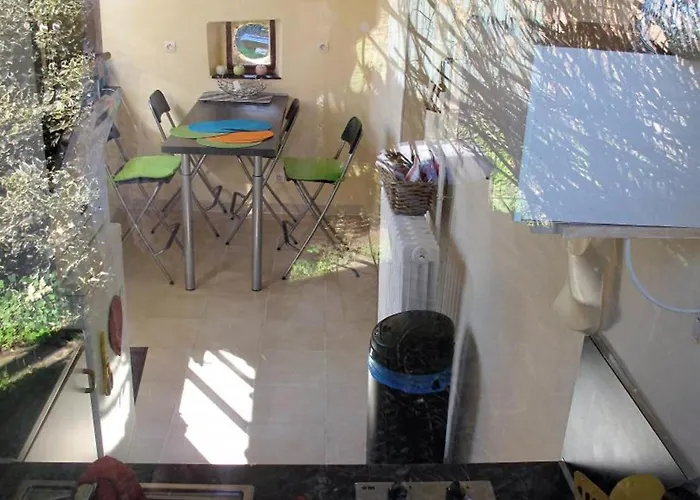 Paisible Avec Jardin Prive, Cheminee Et Equipements Modernes Au Coeur Du Parc Naturel De L'avesnois - Fr-1-510-98